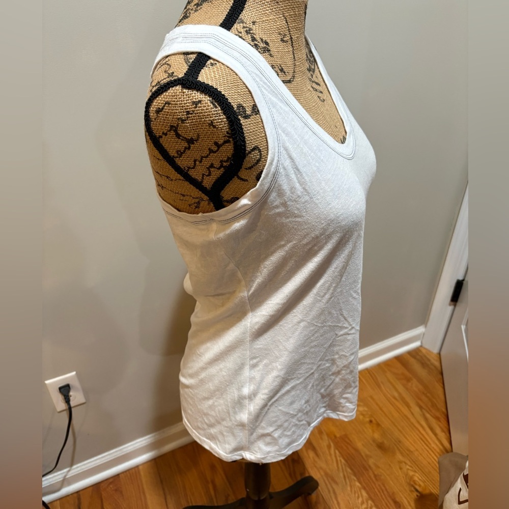 ▪️GAP Racerback Tank - Picture 4 of 5